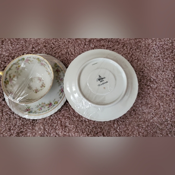 1960's- 2 Tea cup Set Princess Chalfonte Czechoslovakia Floral, Gold Trim - Picture 4 of 5